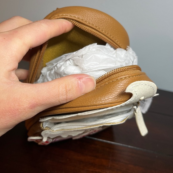 Bath and Body Works Holiday 2023 Gingerbread House Cosmetic backpack New w/Tags! - Picture 4 of 9